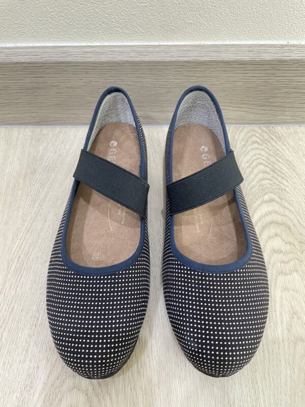 Naomi shoes G111H กรมท่าลายจุด- Health edition รองเท้าเพื่อสุขภาพ - Image 3